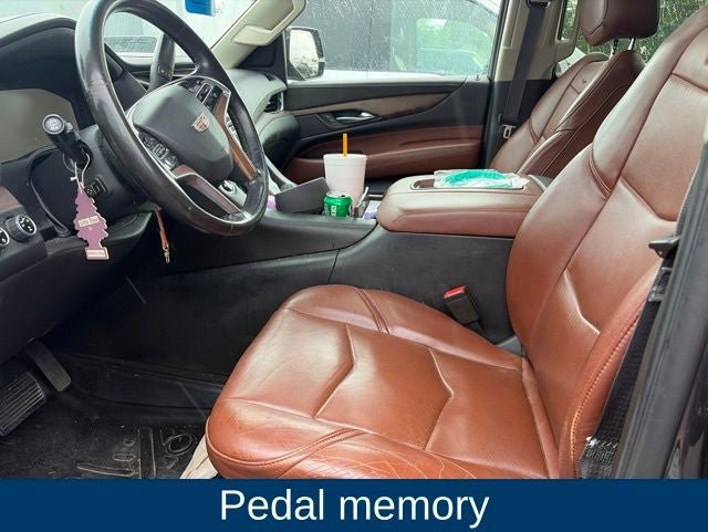 Used 2015 Cadillac Escalade ESV Premium AWD/4WD image 22