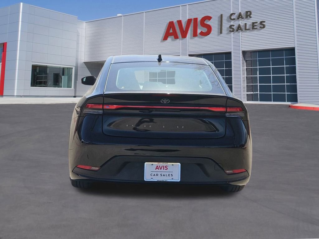 Used 2024 Toyota Prius LE image 5