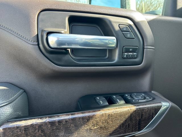 Used 2022 GMC Sierra 3500 Denali w/ Denali Ultimate Package AWD/4WD image 19