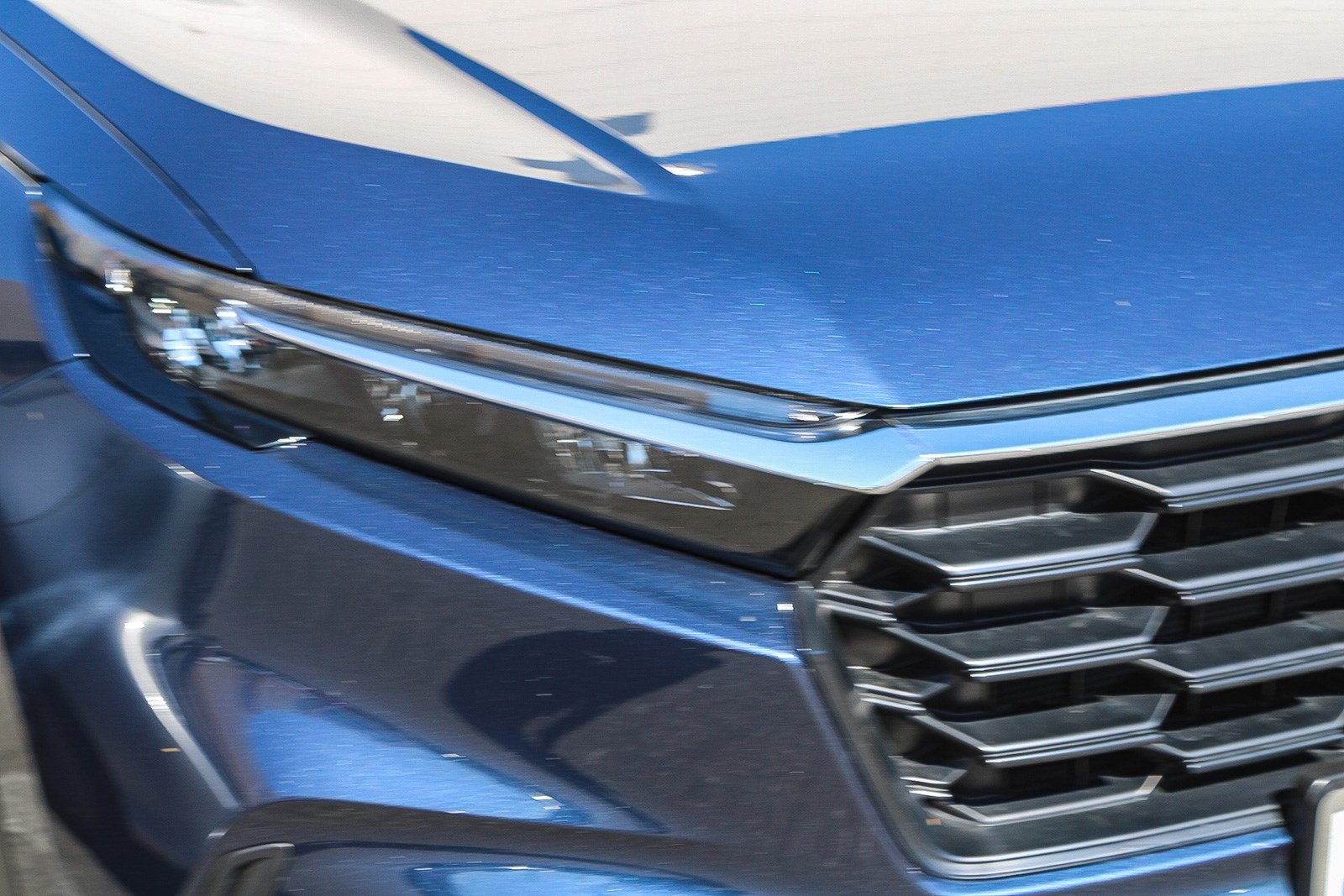 Used 2025 Honda CR-V LX image 5