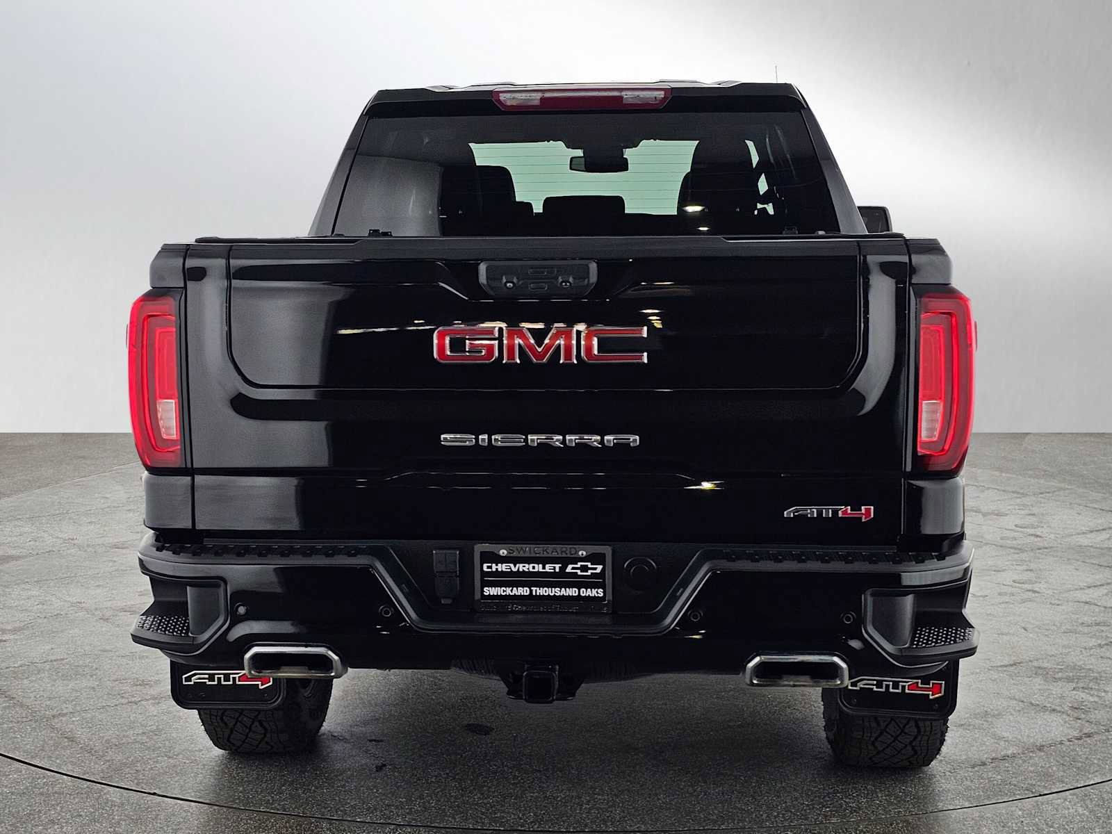 Used 2023 GMC Sierra 1500 AT4 AWD/4WD image 4