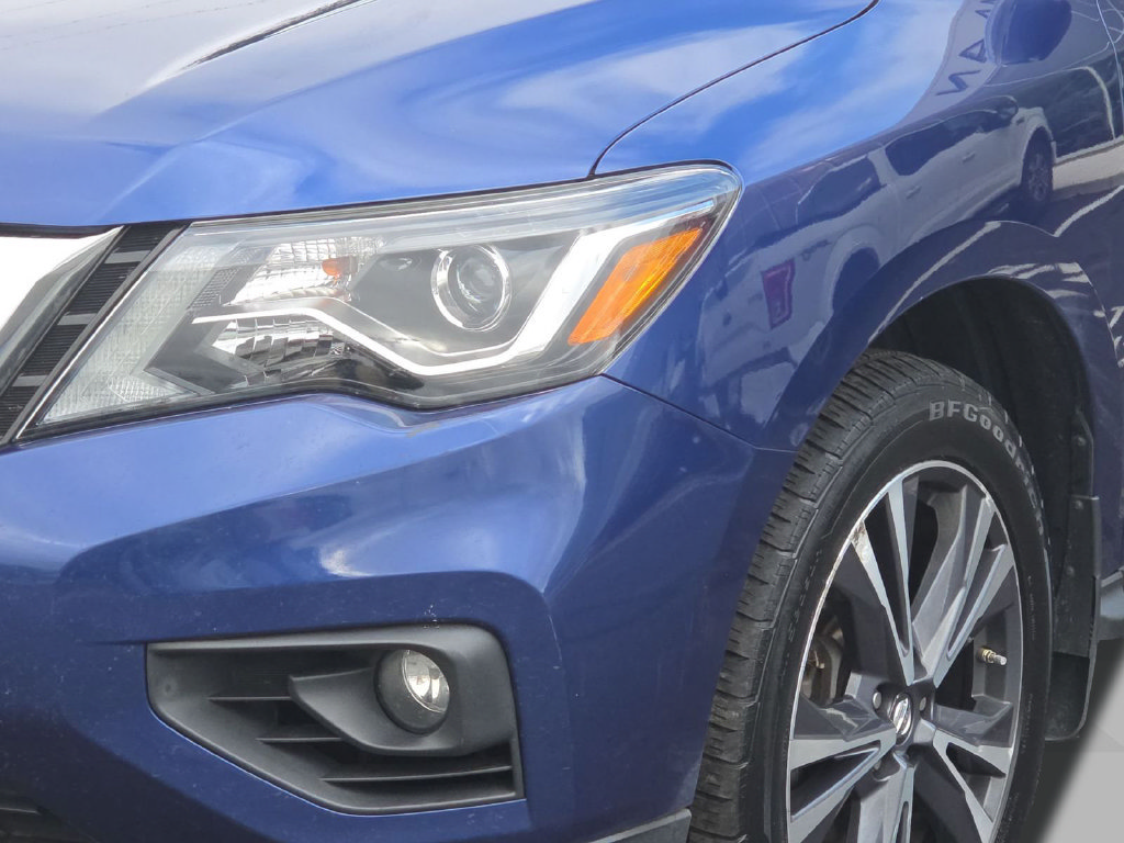 Used 2018 Nissan Pathfinder Platinum AWD/4WD image 9