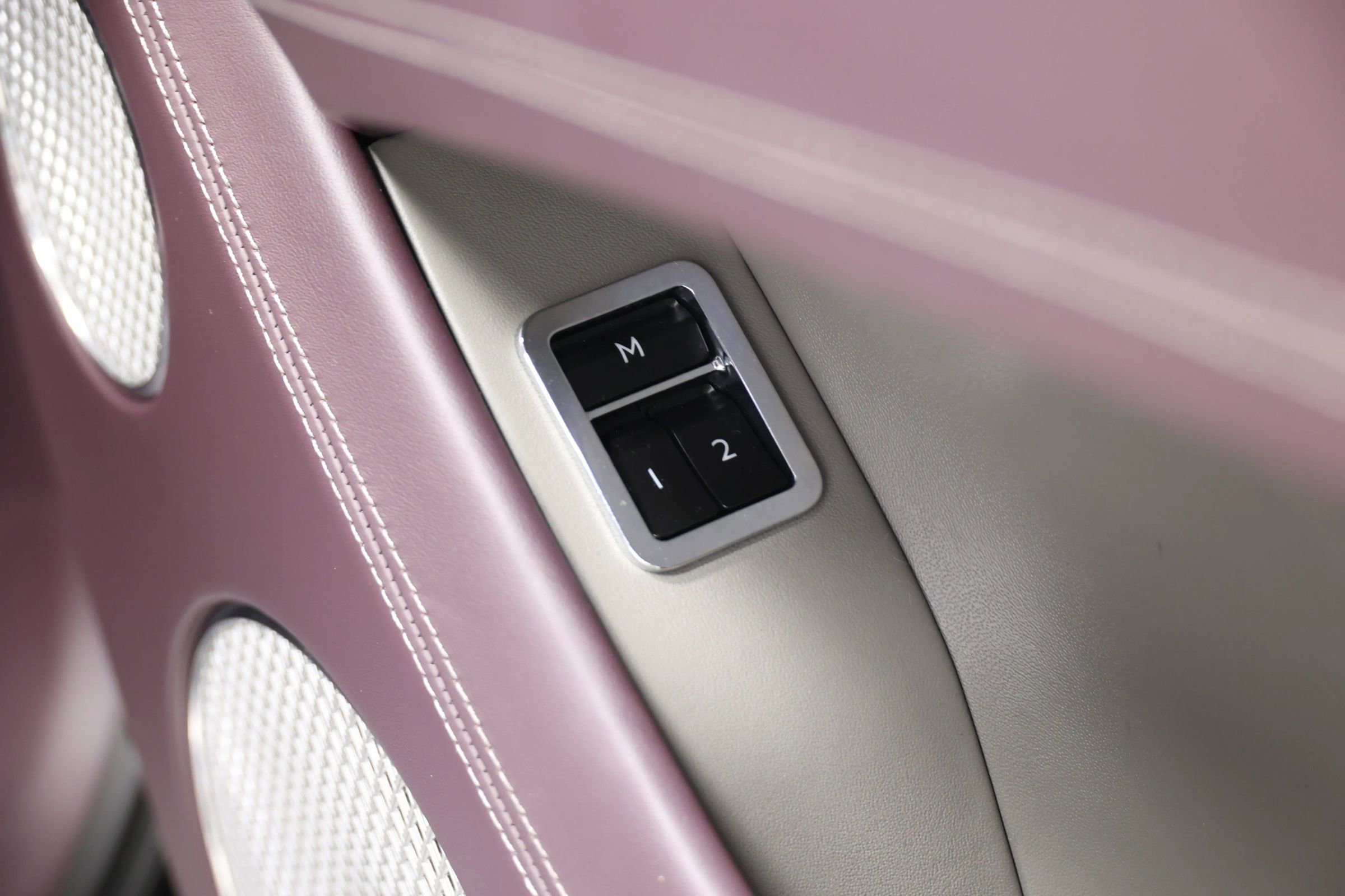 Used 2023 Bentley Bentayga Extended Wheelbase image 90