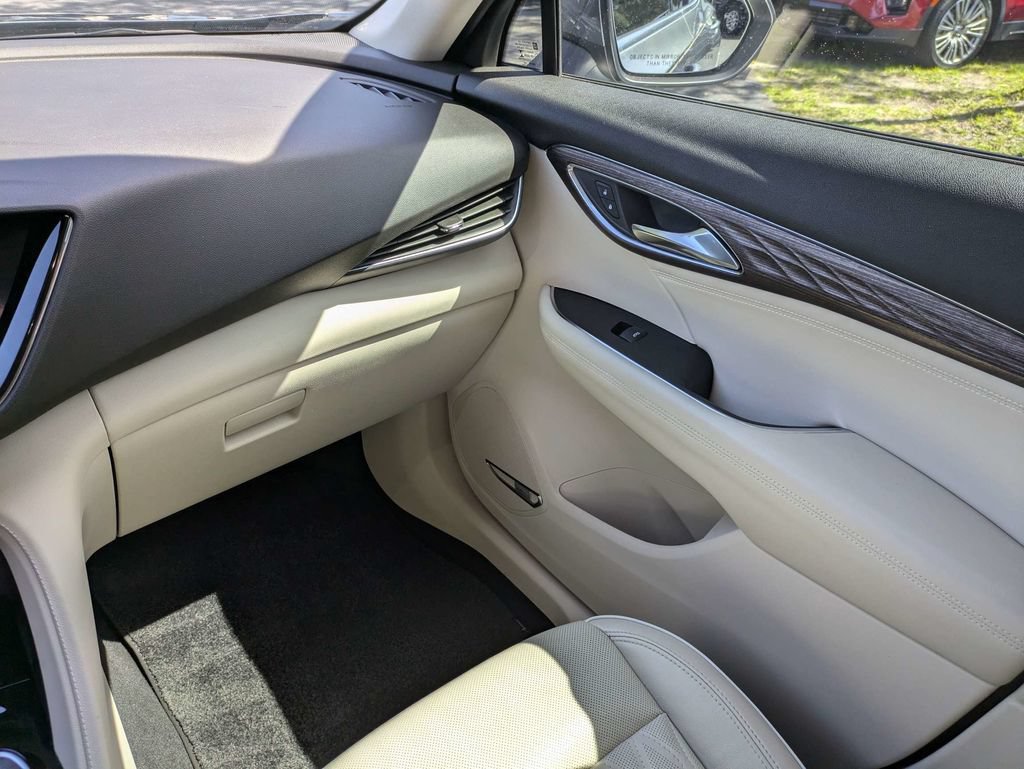 Used 2021 Buick Envision Avenir FWD image 17