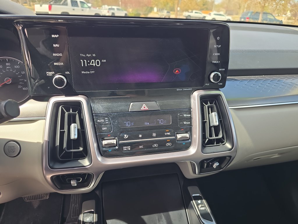 Used 2023 Kia Sorento EX AWD/4WD image 19