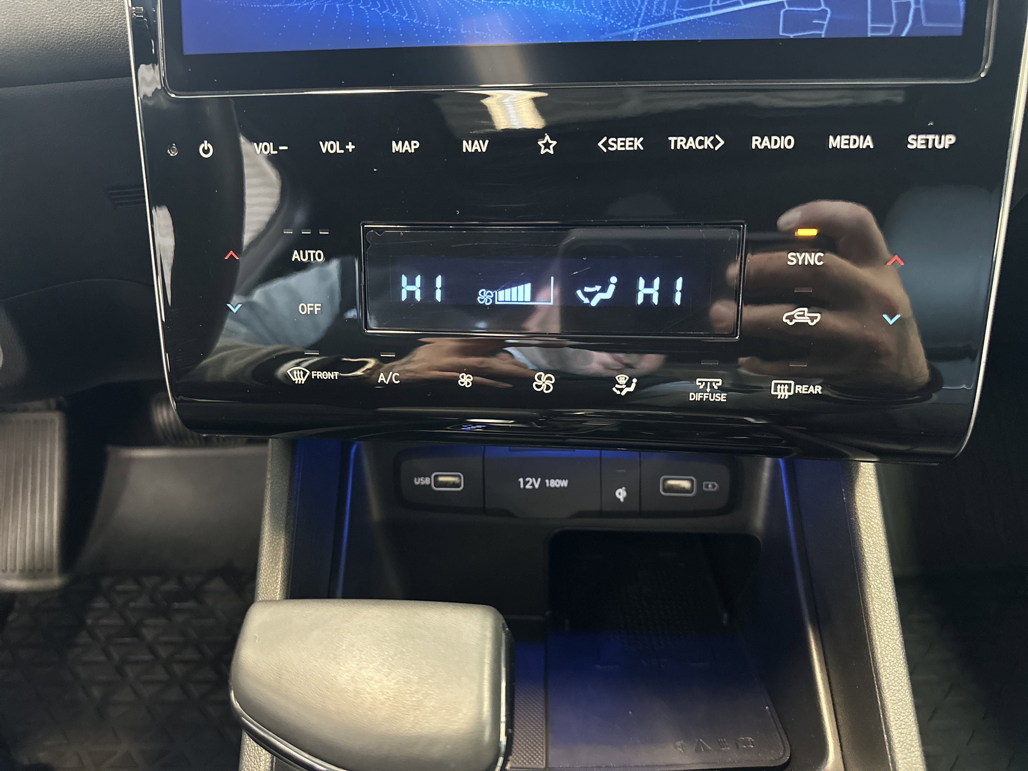 Used 2024 Hyundai Santa Cruz Limited image 27