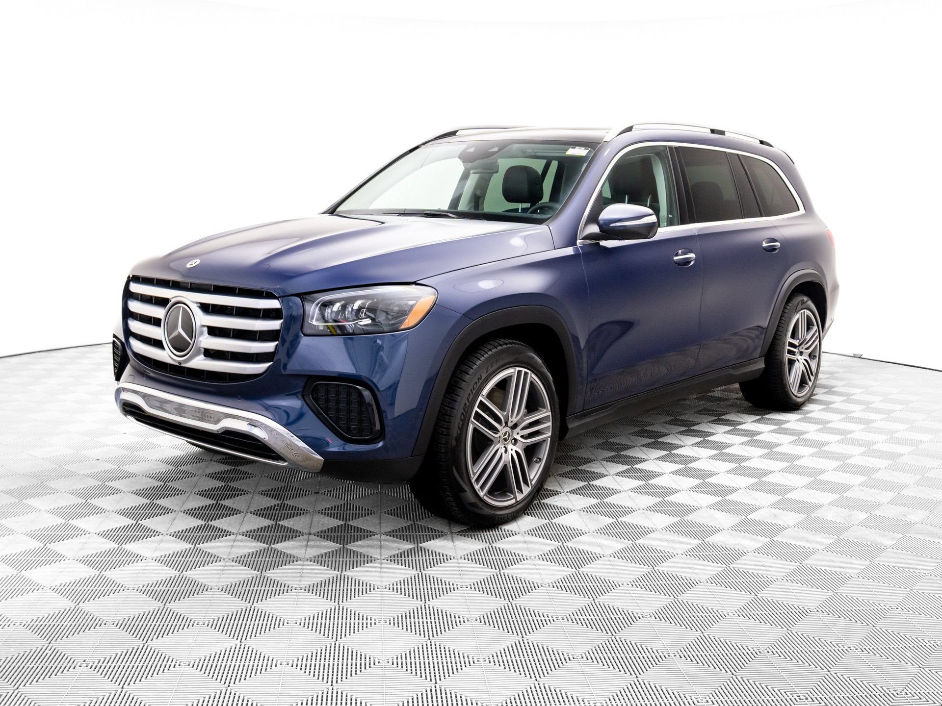 New 2026 Mercedes-Benz GLS 450 4MATIC 360° Tour