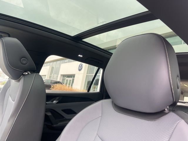 New 2026 Volkswagen Tiguan SE R-Line image 31