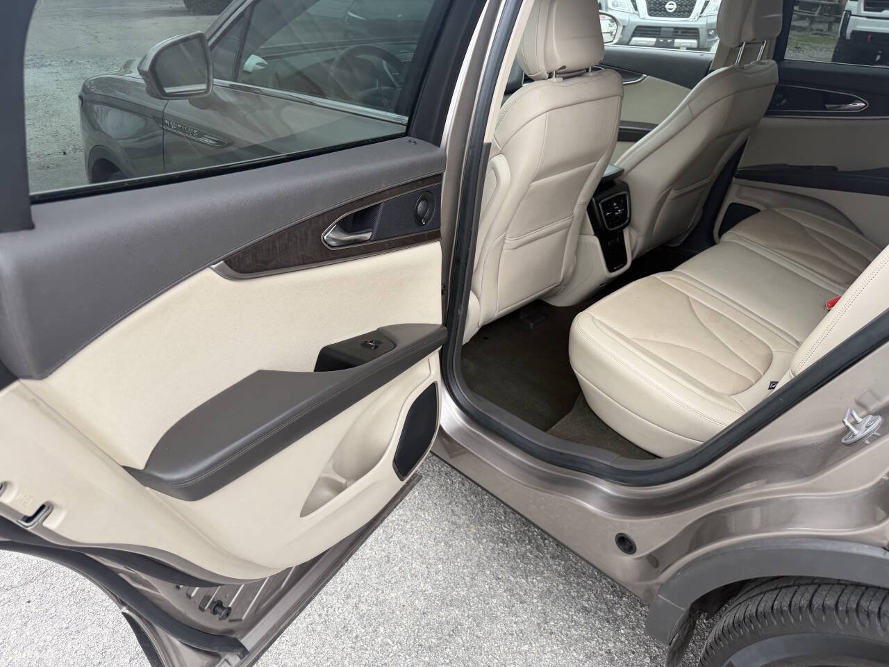 Used 2020 Lincoln Nautilus Reserve FWD image 13