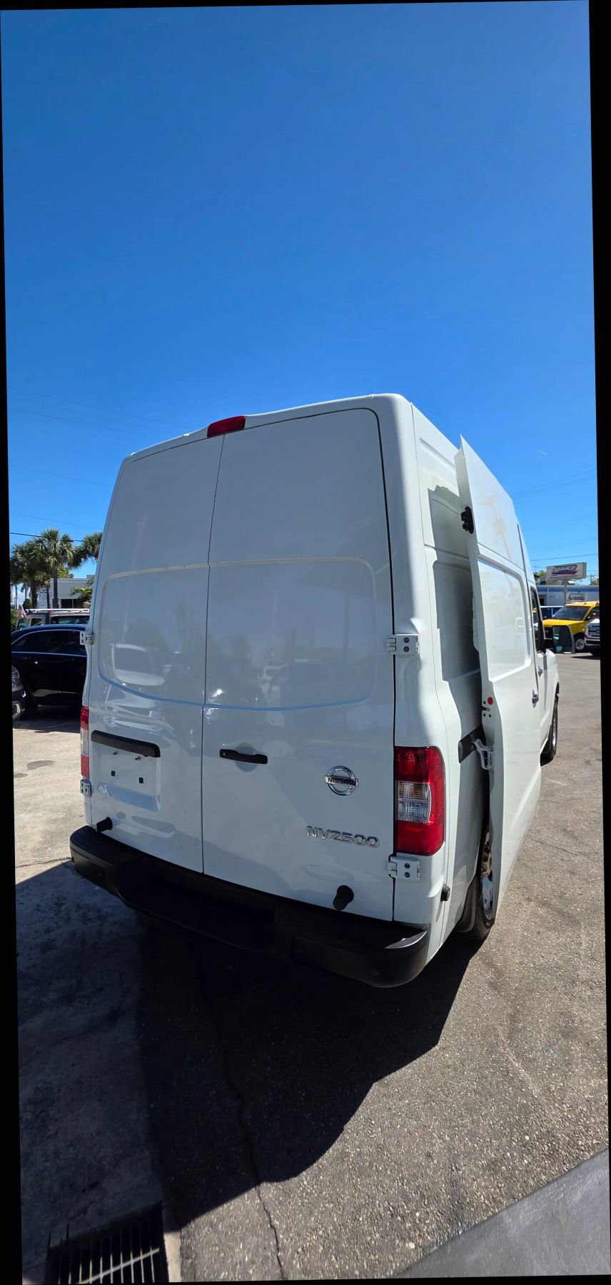Used 2020 Nissan NV 2500 SV image 15