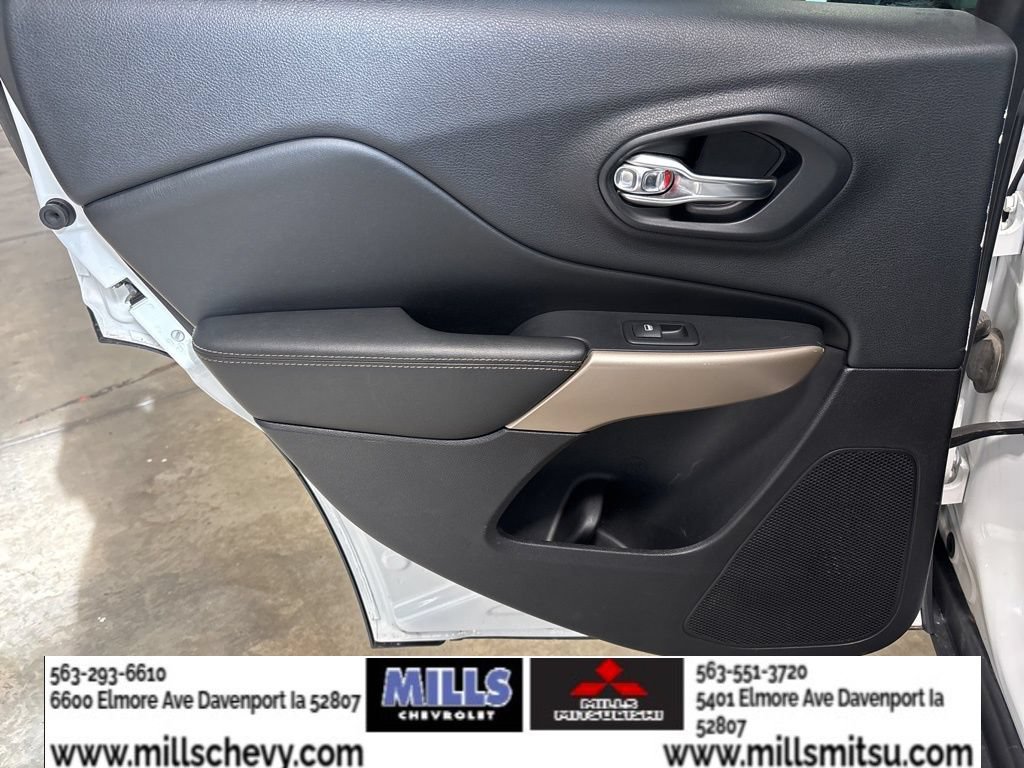 Used 2018 Jeep Cherokee Limited AWD/4WD image 11