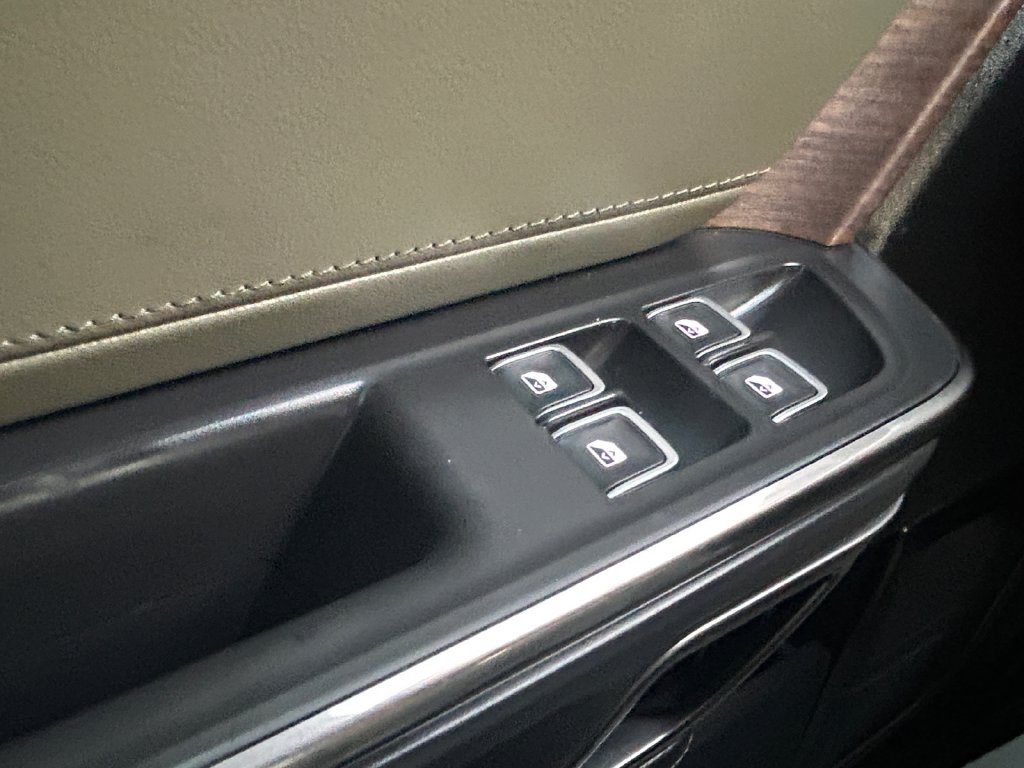 Used 2022 Rivian R1T Adventure AWD/4WD image 11