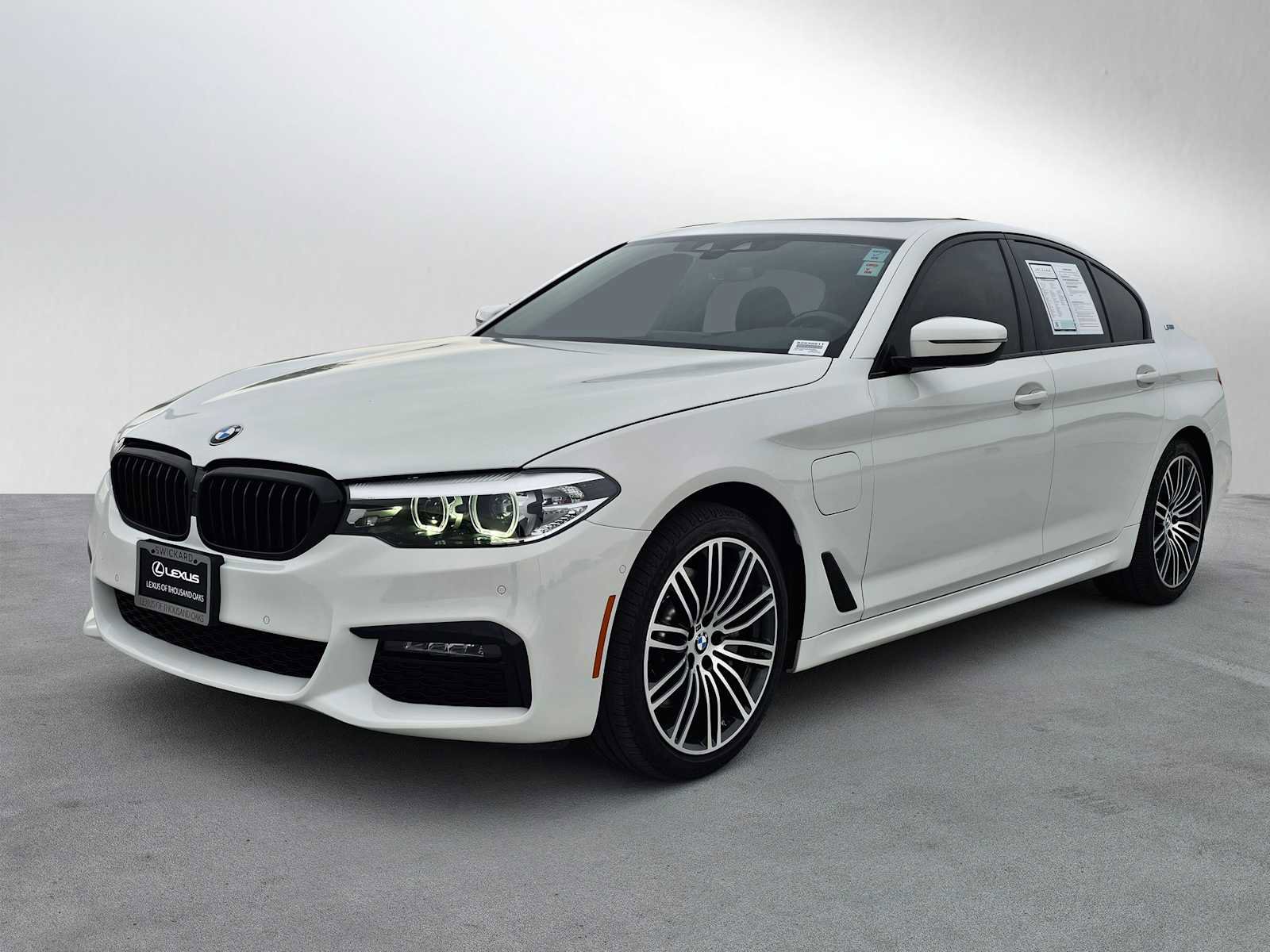 Used 2019 BMW 530e w/ M Sport Package image 7