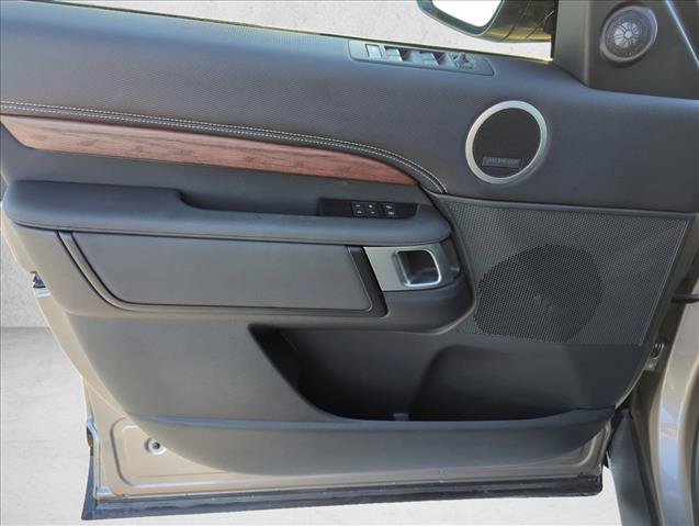 Used 2024 Land Rover Discovery Dynamic SE AWD/4WD image 7
