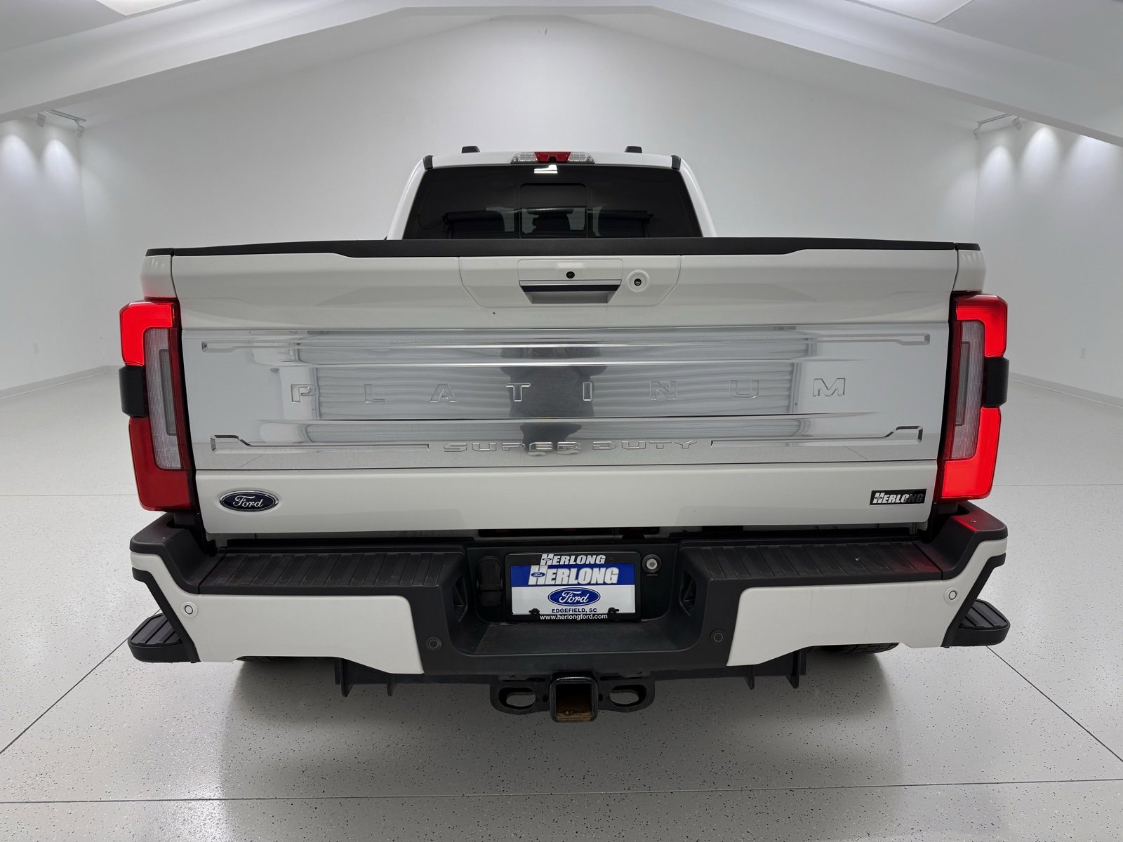Used 2023 Ford F450 Platinum image 6