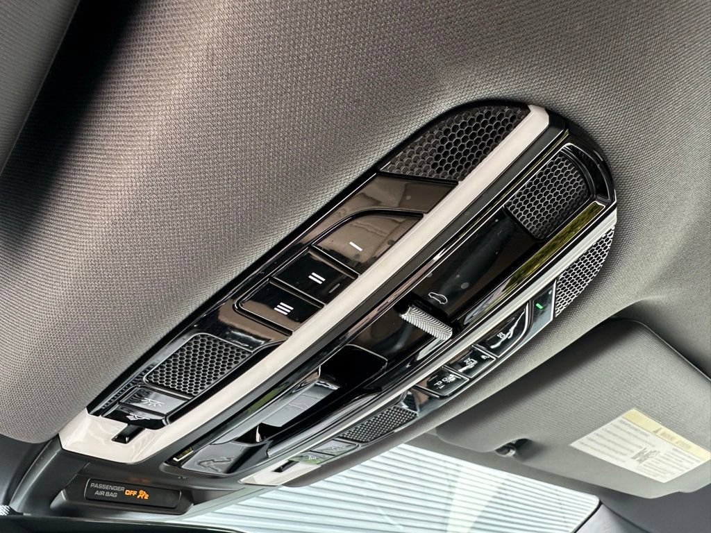 Certified 2023 Porsche Cayenne AWD/4WD image 34