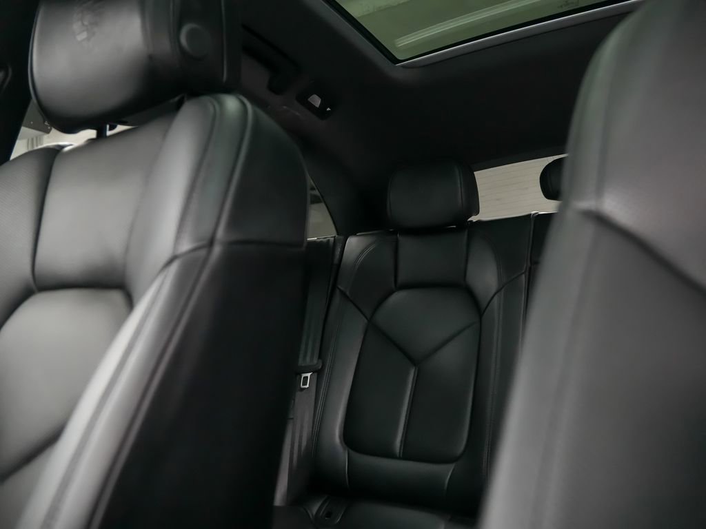 Certified 2025 Porsche Macan S image 36
