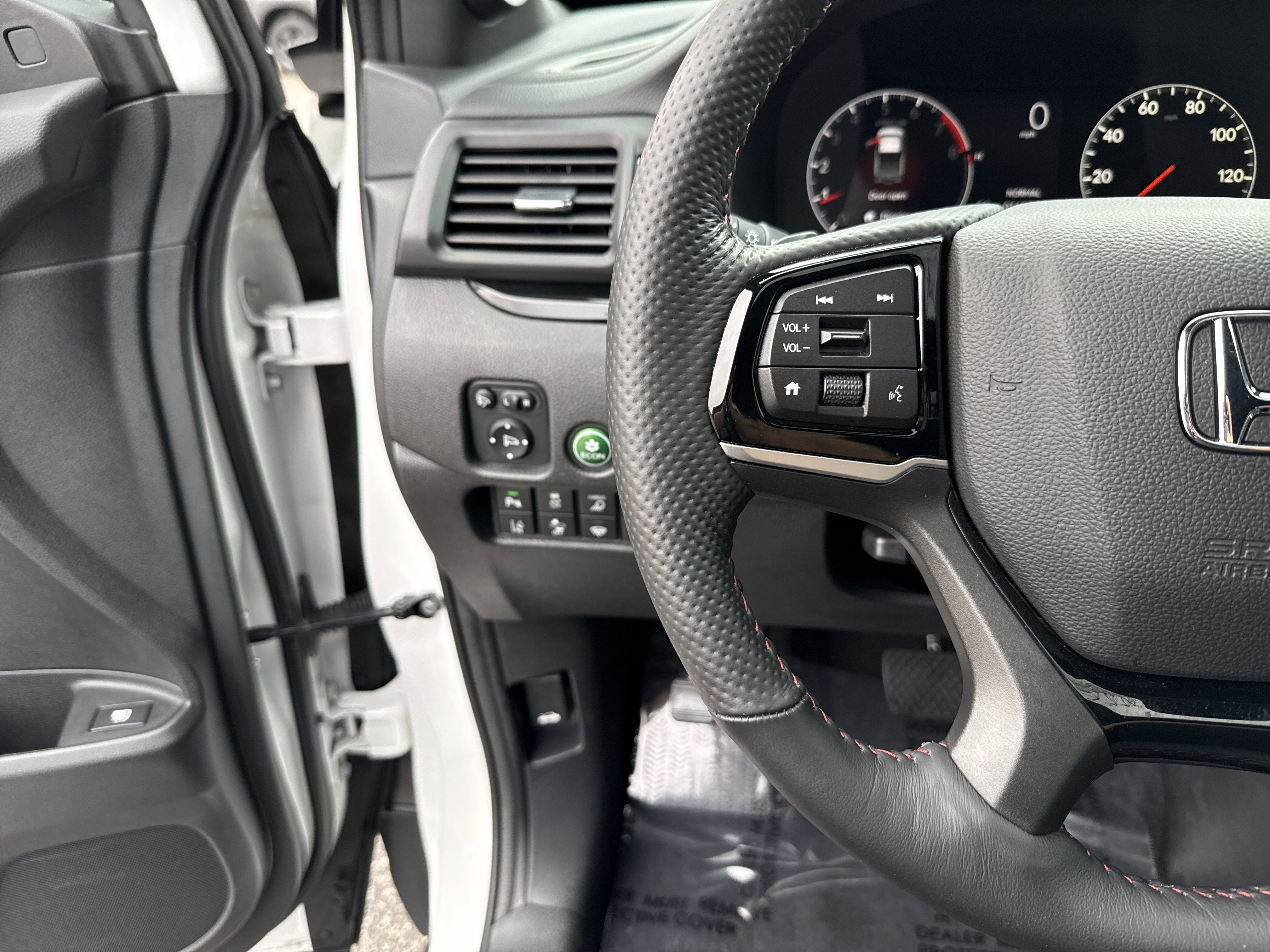 Used 2025 Honda Ridgeline Black Edition image 19