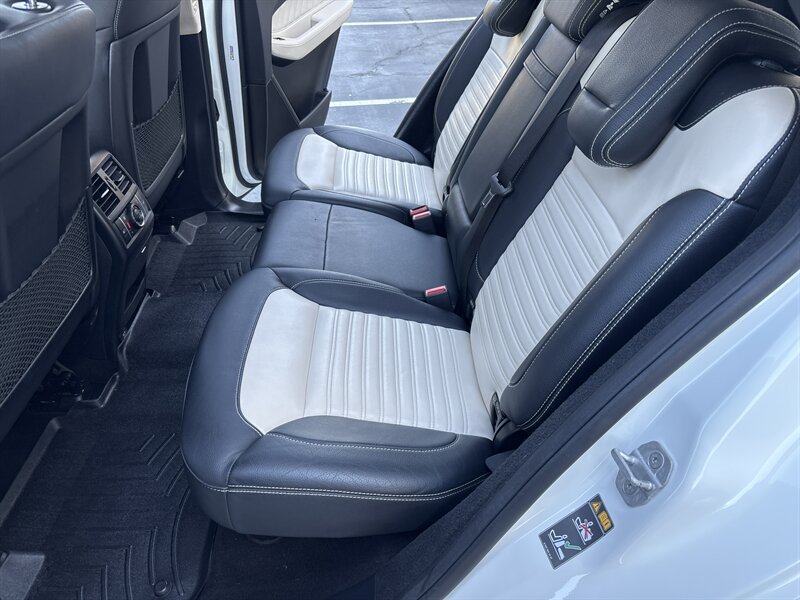 Used 2018 Mercedes-Benz GLE 43 AMG 4MATIC image 33