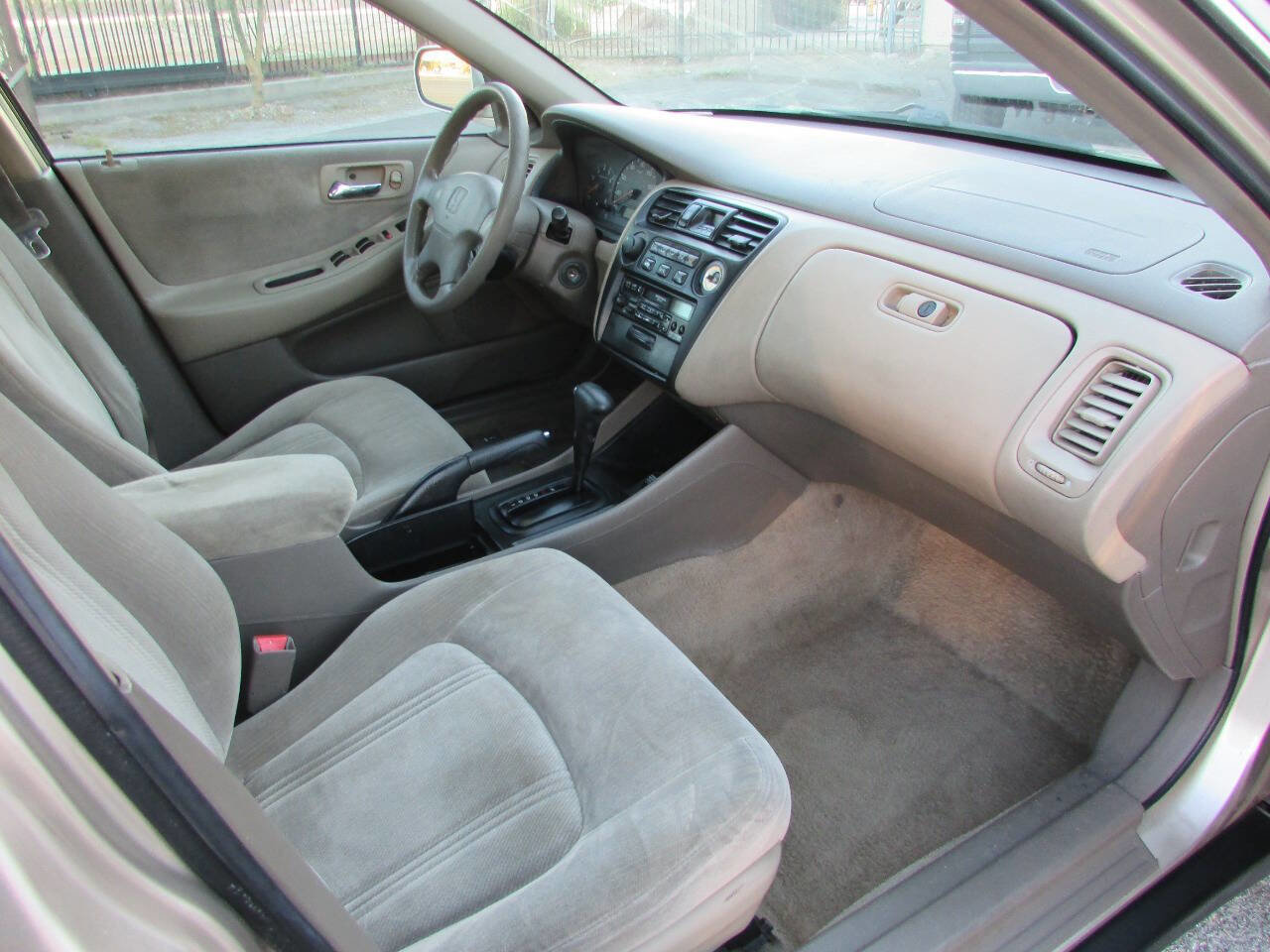 Used 2000 Honda Accord LX image 13