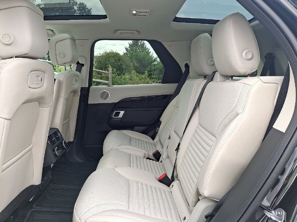Used 2026 Land Rover Discovery S AWD/4WD image 10