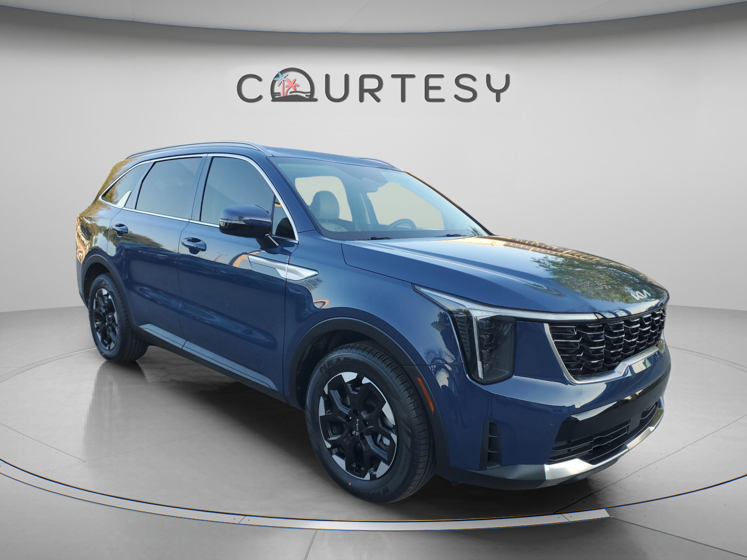 Certified 2025 Kia Sorento S image 5