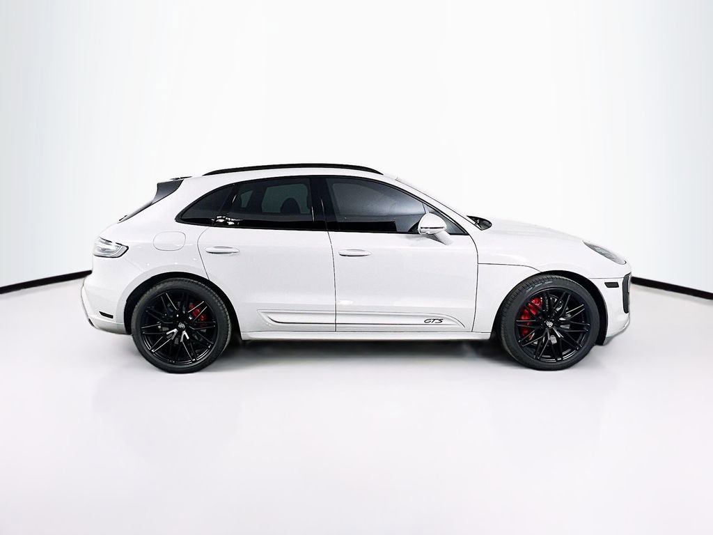 Certified 2026 Porsche Macan GTS image 8
