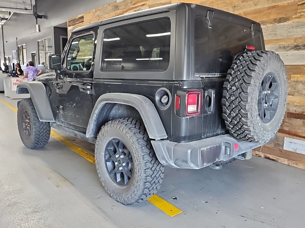 Used 2025 Jeep Wrangler Sport AWD/4WD image 4