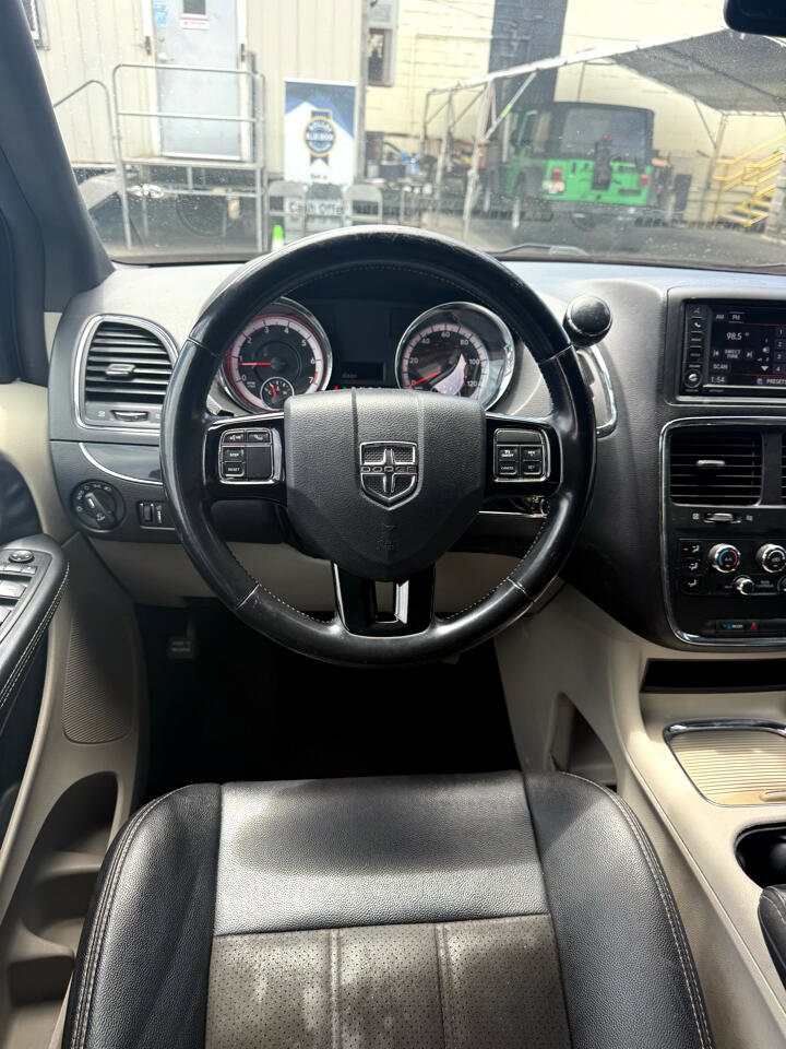 Used 2019 Dodge Grand Caravan SXT image 22