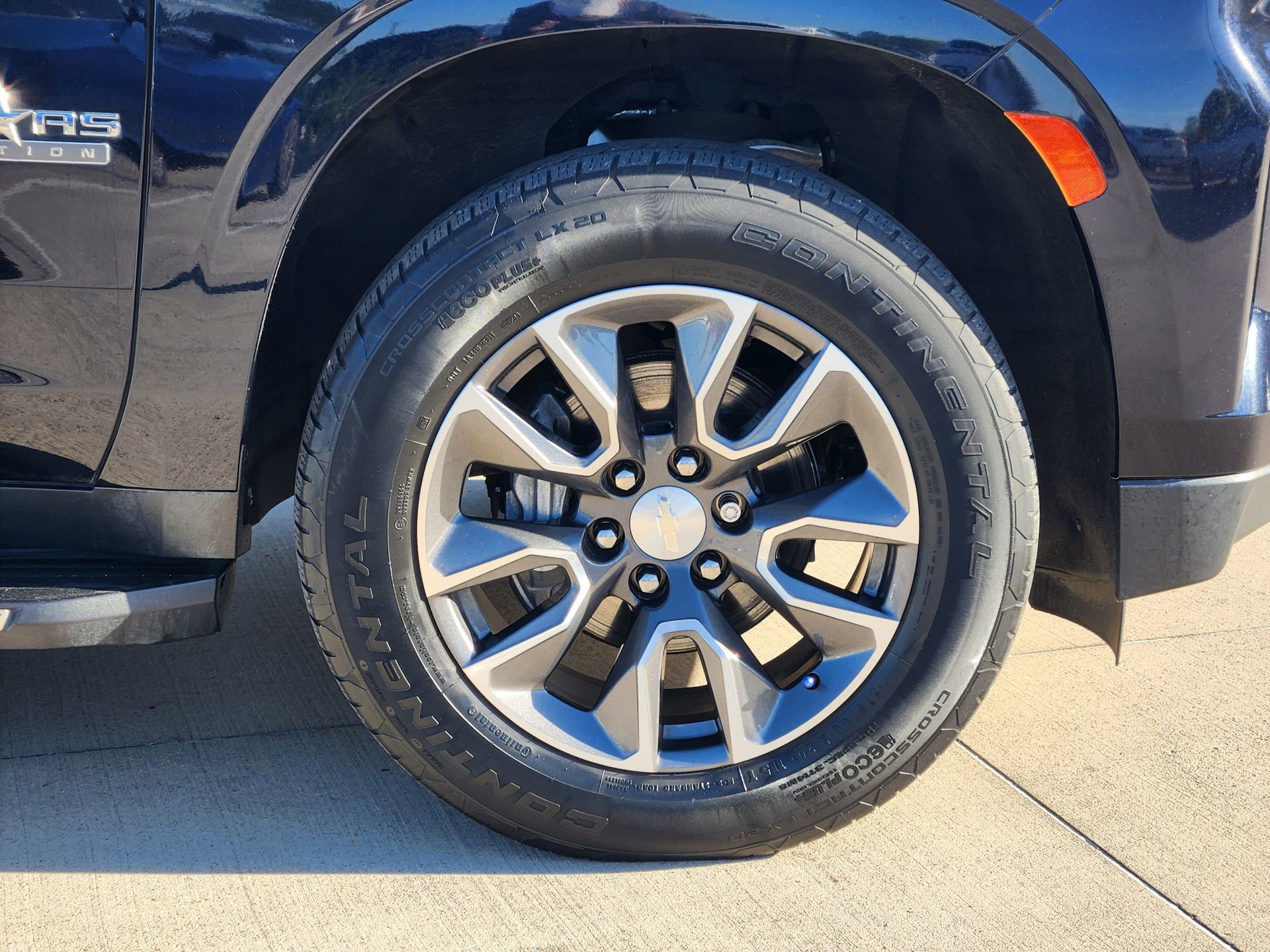 Used 2022 Chevrolet Tahoe LT w/ Luxury Package image 12