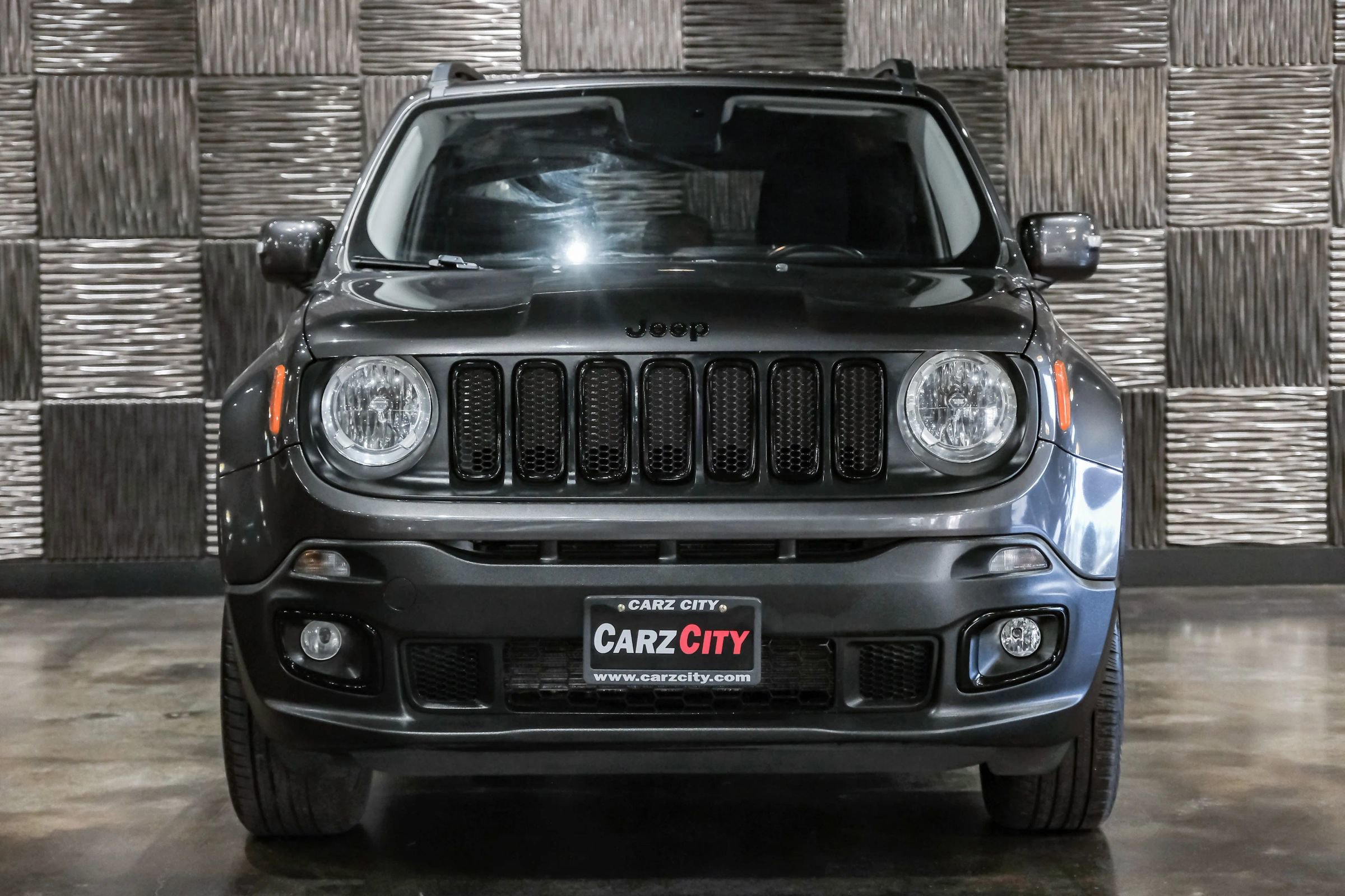 Used 2017 Jeep Renegade Altitude AWD/4WD image 5