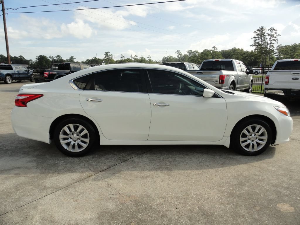 Used 2017 Nissan Altima 2.5 S w/ Power Driver Seat Package FWD image 5