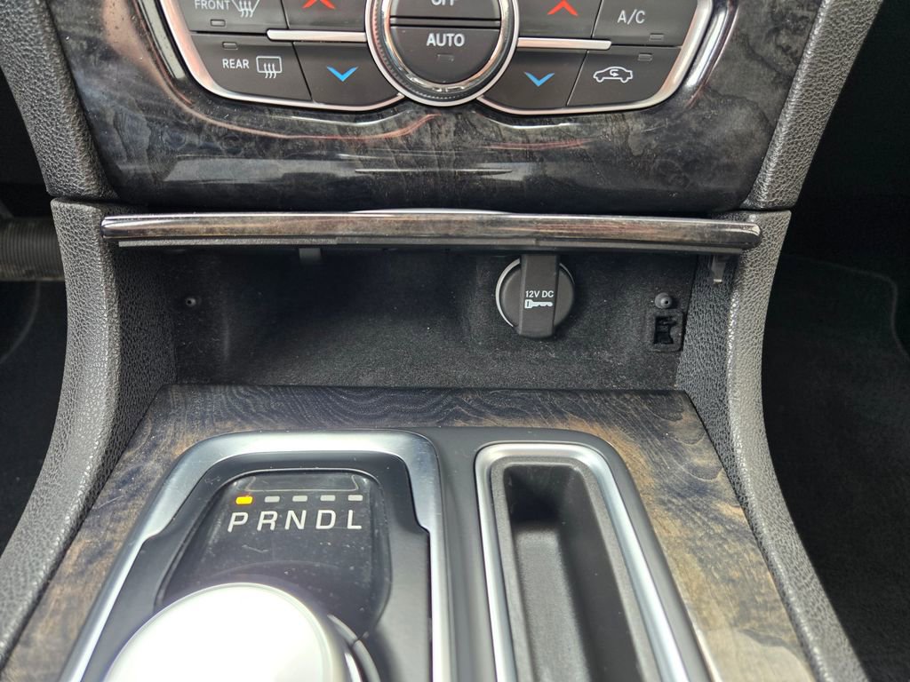 Used 2023 Chrysler 300 Touring L w/ Popular Equipment Group RWD image 28