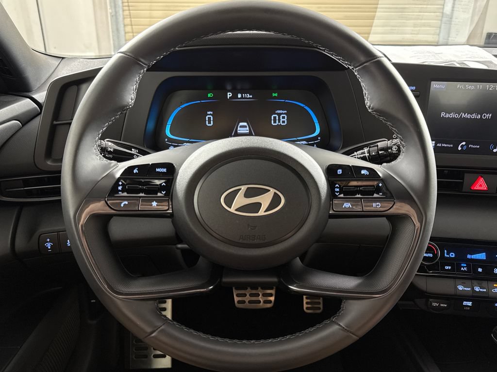 Certified 2025 Hyundai Elantra Sport FWD image 17