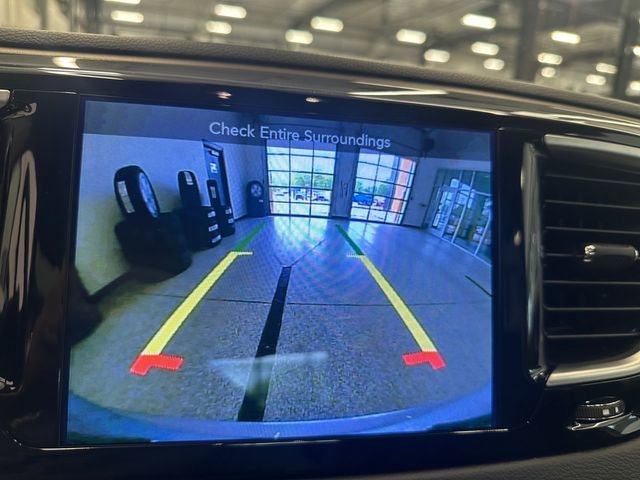 Used 2017 Chrysler Pacifica Touring-L Plus w/ Tire & Wheel Group FWD image 30