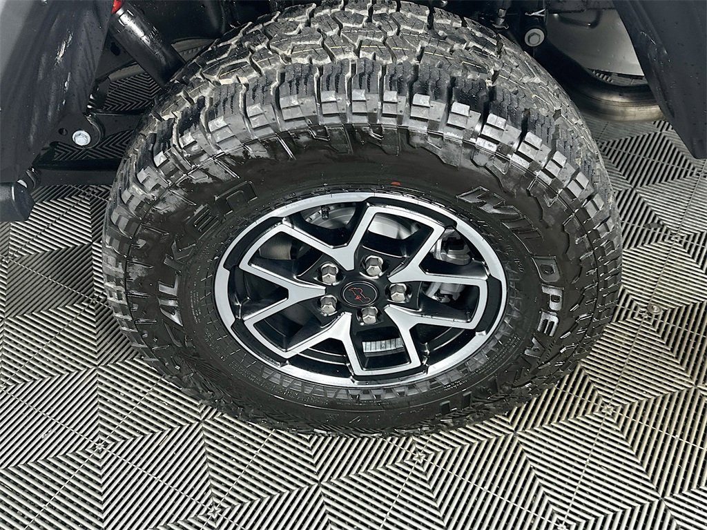 New 2025 Jeep Gladiator Rubicon image 17