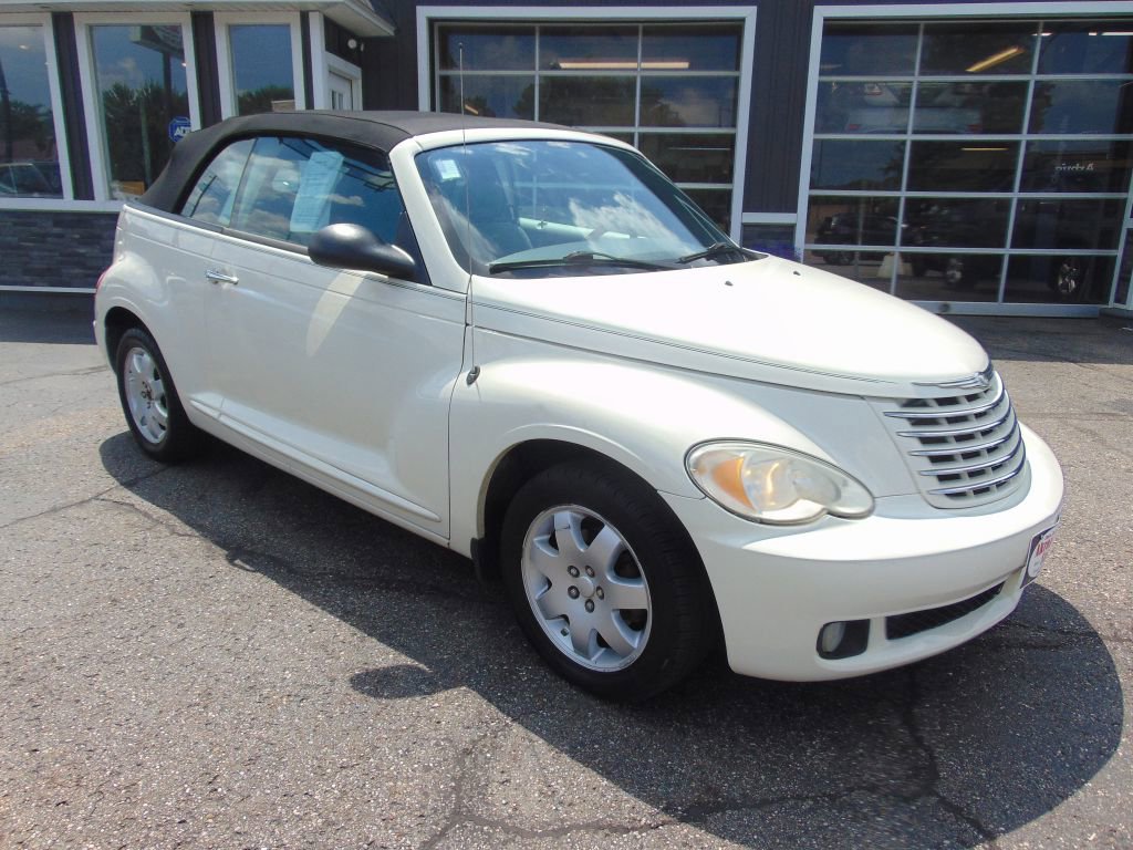 Used 2007 Chrysler PT Cruiser Convertible w/ Spring Special Group image 4