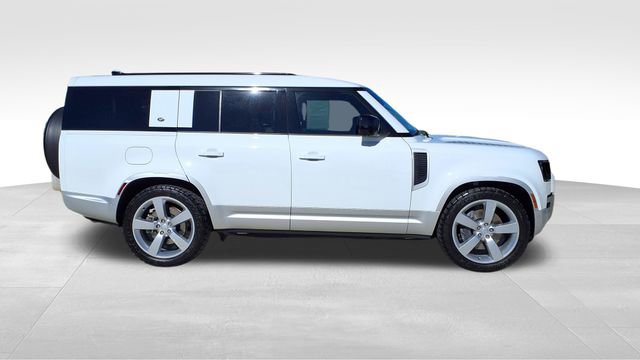 Used 2023 Land Rover Defender 130 First Edition image 9