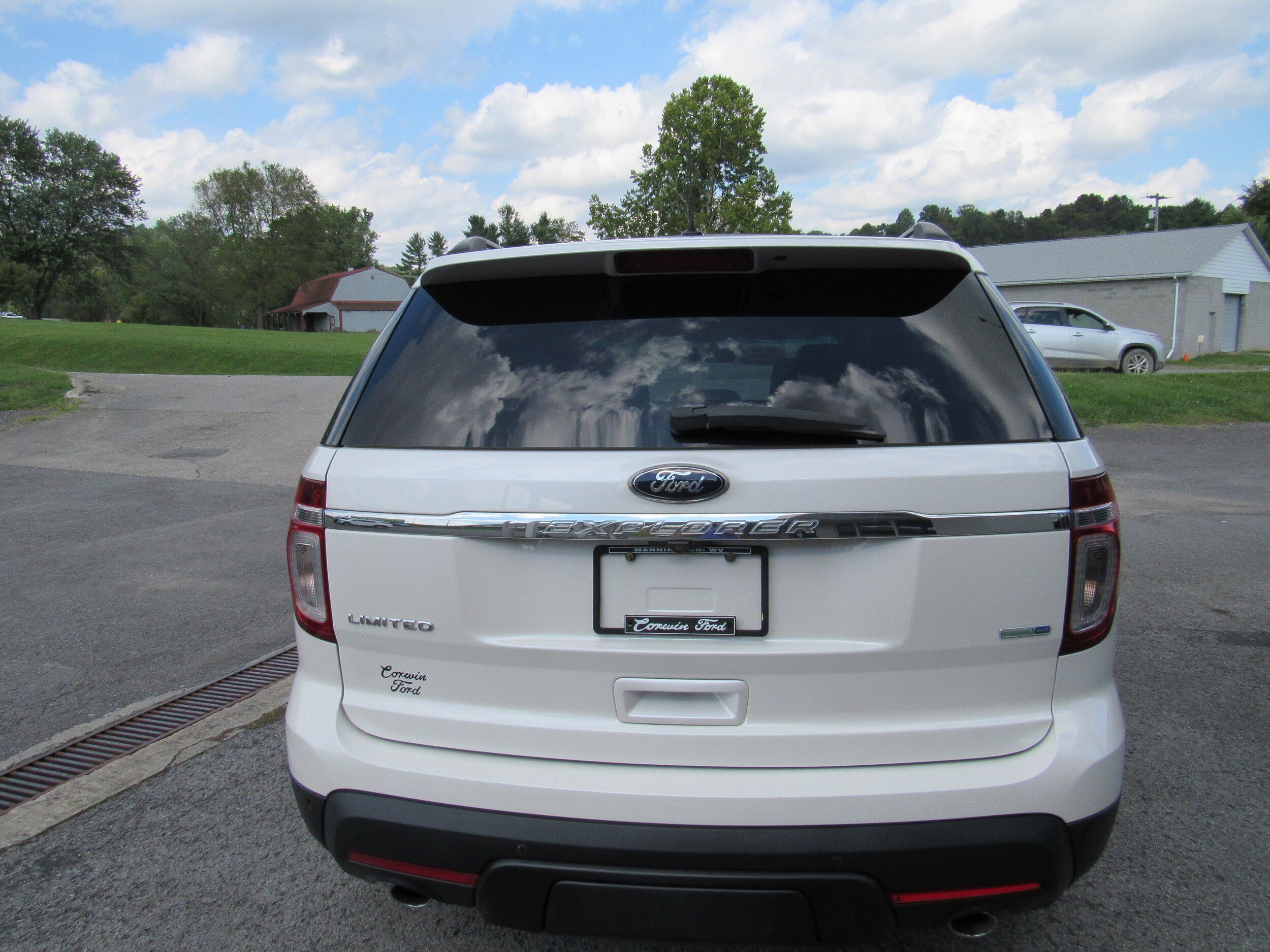 Used 2015 Ford Explorer Limited w/ Equipment Group 301A AWD/4WD image 6