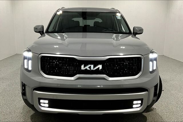 Used 2023 Kia Telluride EX image 2