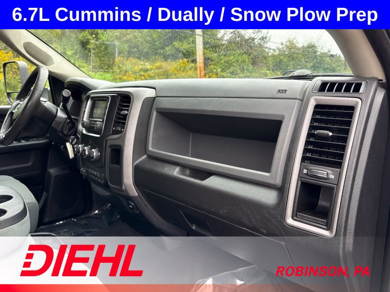 Used 2018 RAM 3500 Tradesman w/ Chrome Appearance Group AWD/4WD image 17