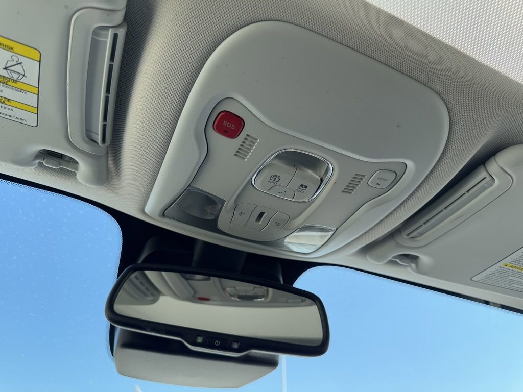 Used 2023 Jeep Renegade Latitude w/ Sun/Sound Group AWD/4WD image 38