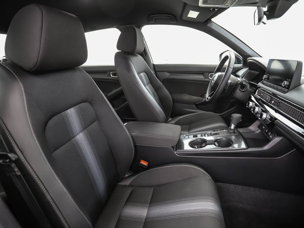 Used 2025 Honda Civic Sport image 28