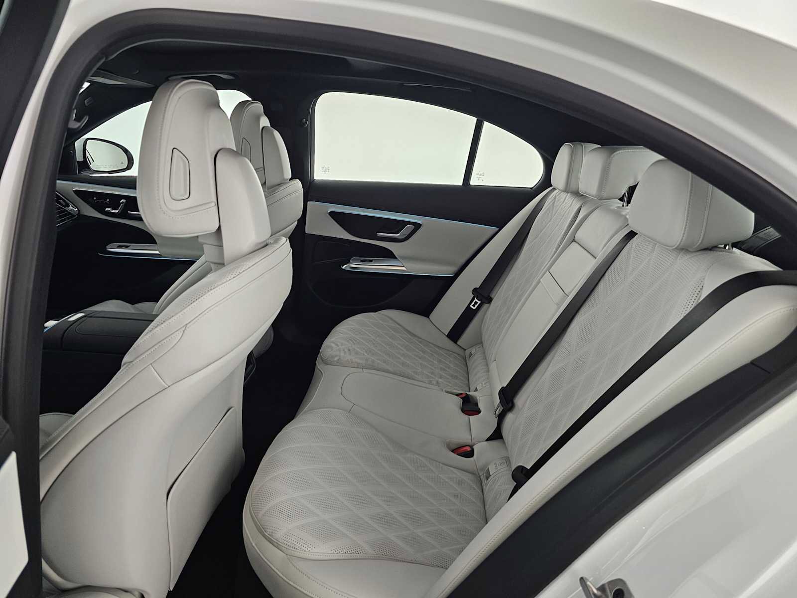 New 2026 Mercedes-Benz E 450 4MATIC Sedan image 16