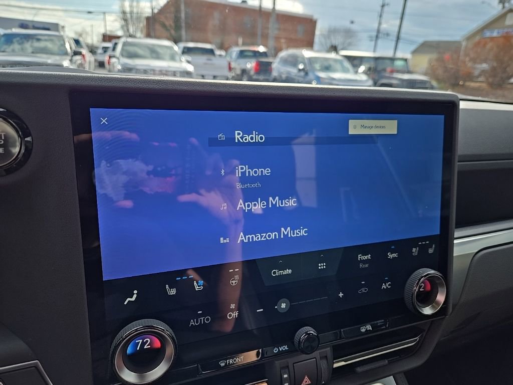 Used 2025 Lexus GX 550 w/ Accessory Package (2T) image 32