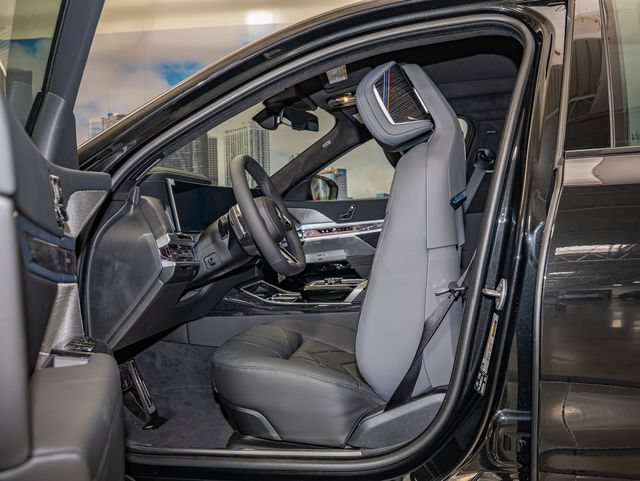 Used 2026 BMW 760i xDrive w/ Executive Package AWD/4WD image 20