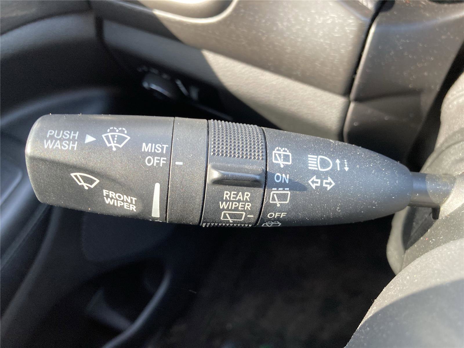 Used 2018 Jeep Grand Cherokee Laredo image 23