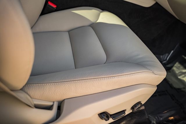 Certified 2023 Volvo XC60 B5 Plus w/ Climate Package image 33