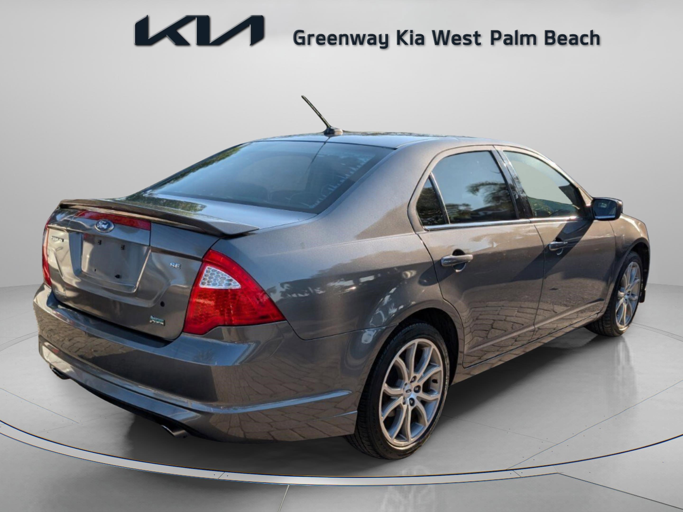 Used 2010 Ford Fusion SE image 7