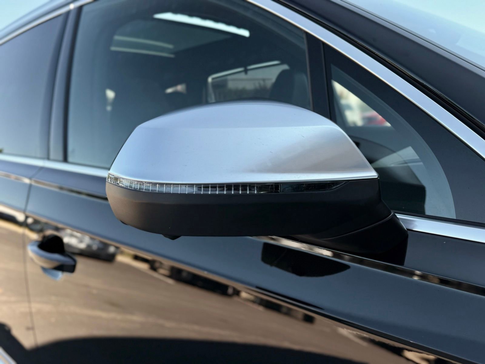 Used 2023 Audi SQ7 Prestige w/ Prestige Package image 32